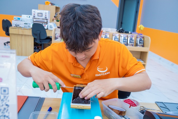 so sanh cac loai man hinh iphone congngheaz