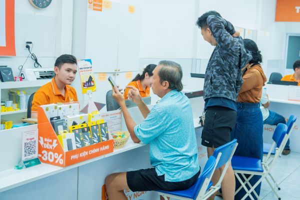 Thay màn hình iPhone Xs Max: Nên chọn chất lượng hay giá rẻ? 1 thay man hinh iphone xs max congngheaz 1