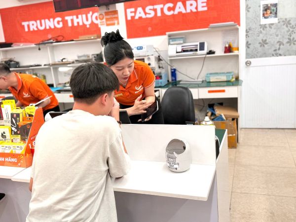 Thay màn hình iPhone Xs Max: Nên chọn chất lượng hay giá rẻ? 3 thay man hinh iphone xs max congngheaz